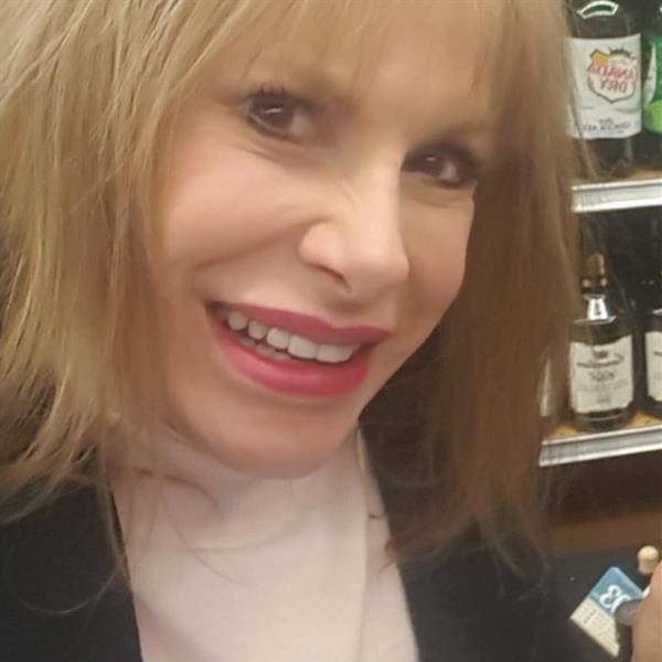 LIPSTICKLISA